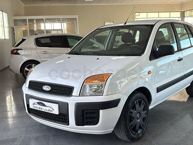 Usado Ford Fusion 80 CV (58 kW) 2012 Blanco Utilitario