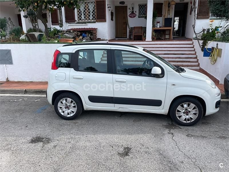 Usado Fiat Panda Lounge 69 CV (50 kW) 2017 Blanco Berlina