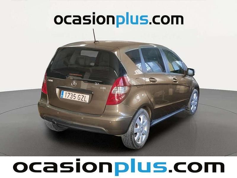 Usado Mercedes A180 109 CV (80 kW) 2010 Marrón Utilitario