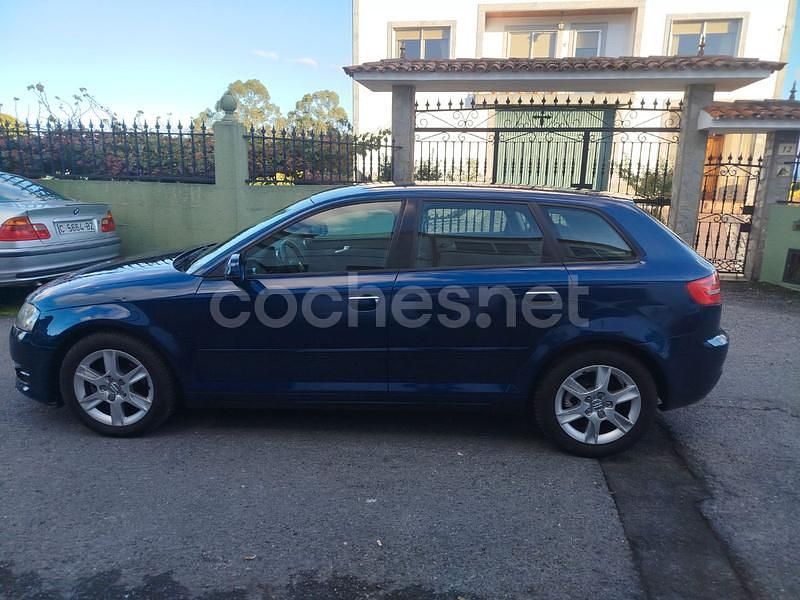 Usado Audi A3 Ambiente 105 CV (77 kW) 2012 Azul Berlina
