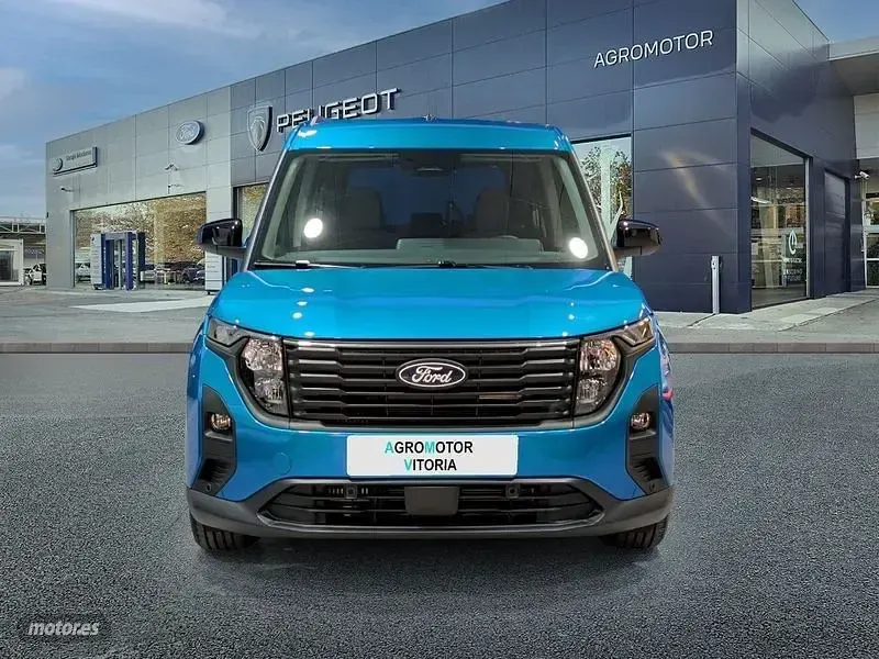 Nuevo Ford Tourneo Courier Titanium 125 CV (91 kW) 2026 Rojo Monovolumen
