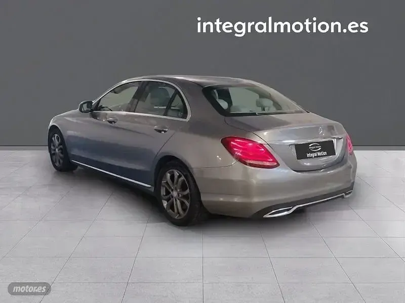 Usado Mercedes C180 156 CV (114 kW) 2017 Gris Berlina