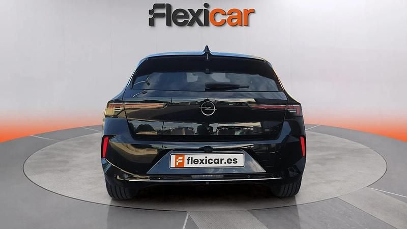 Usado Opel Astra Elegance 131 CV (96 kW) 2023 Negro Utilitario