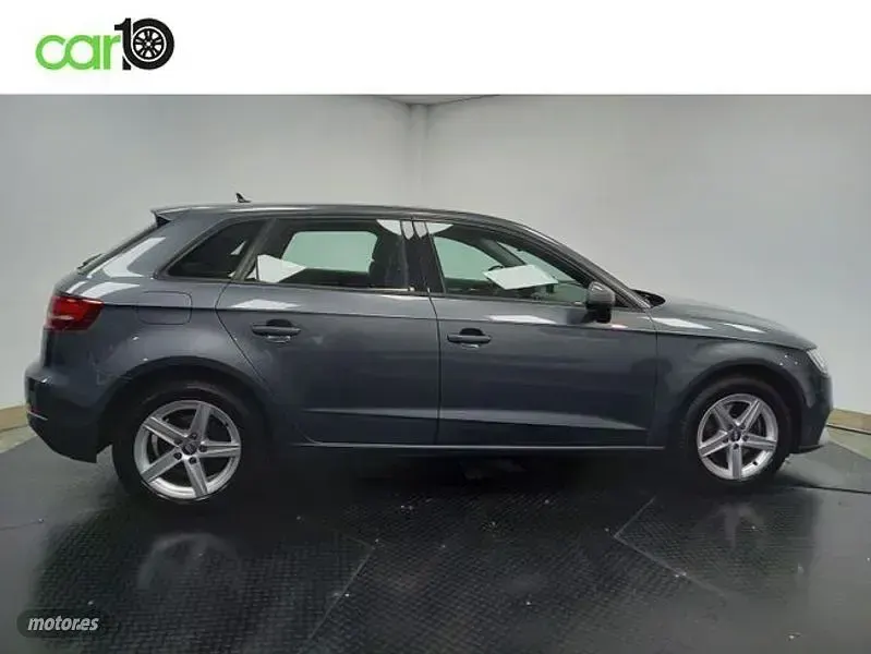 Usado Audi A3 150 CV (110 kW) 2020 Gris Berlina