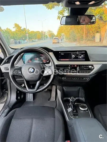 Usado BMW 118 136 CV (100 kW) 2021 Gris / plata Berlina