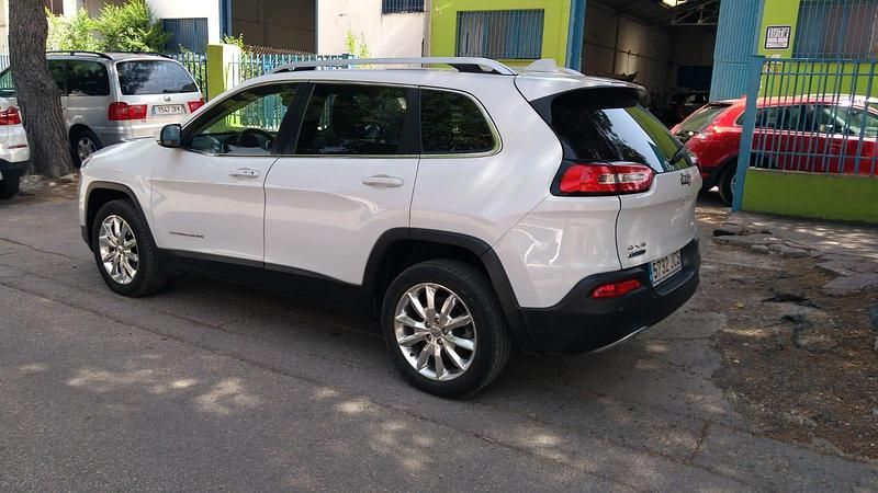 Usado Jeep Cherokee Limited 140 CV (102 kW) 2015 Blanco SUV