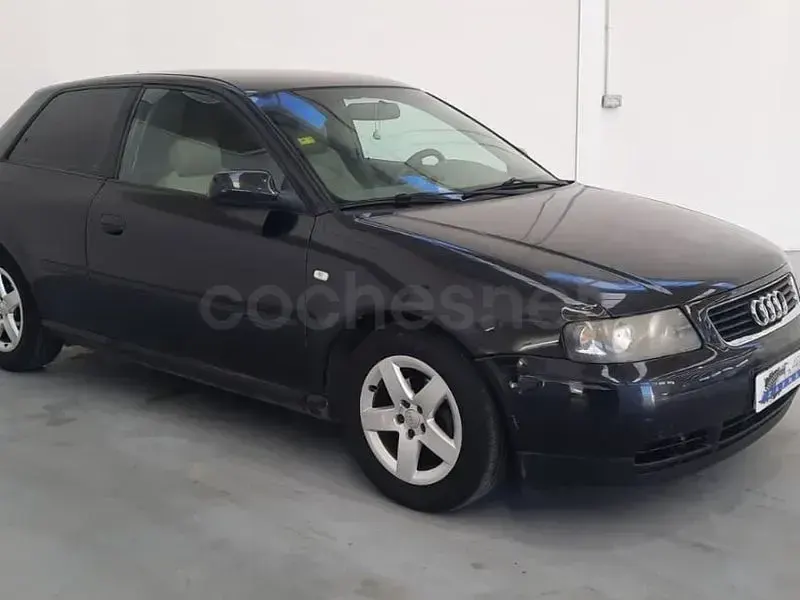 Usado Audi A3 Ambition 102 CV (75 kW) 2002 Azul Utilitario