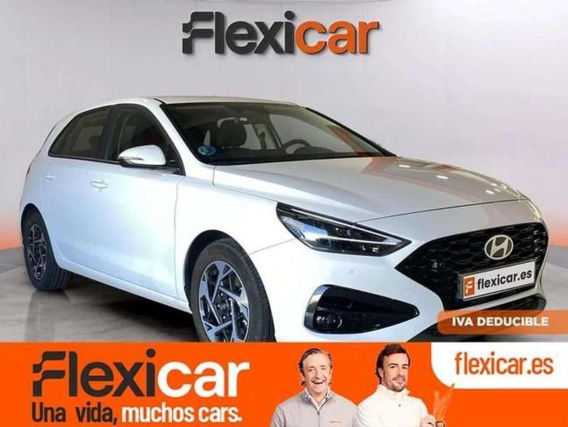 Blanco Usado 2024 Hyundai i30 Berlina | 15.290 € (Super precio) - Imagen 1/4
