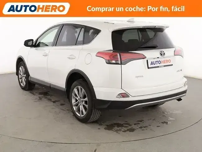 Usado Toyota RAV4 Advance 143 CV (105 kW) 2018 Blanco SUV