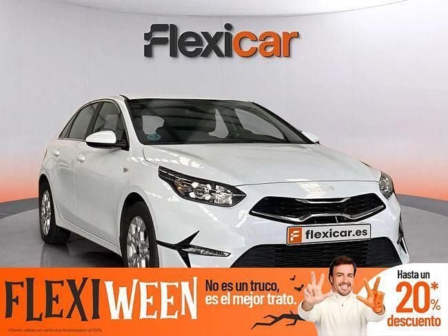 Blanco Usado 2022 Kia Ceed Berlina | 15.470 € (Precio justo) - Imagen 1/4