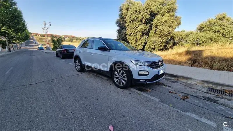 Usado VW T-Roc Advance 150 CV (110 kW) 2018 Gris / plata SUV