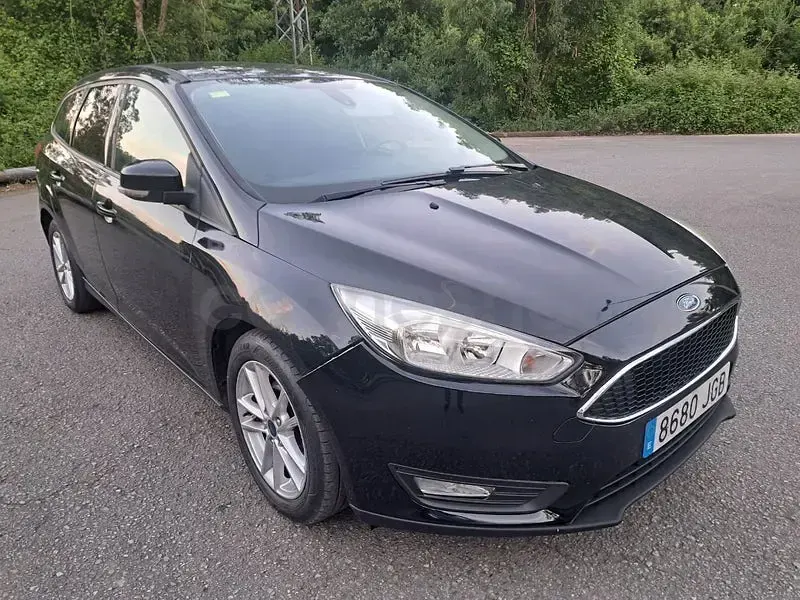 Usado Ford Focus Trend 115 CV (84 kW) 2015 Negro Familiar