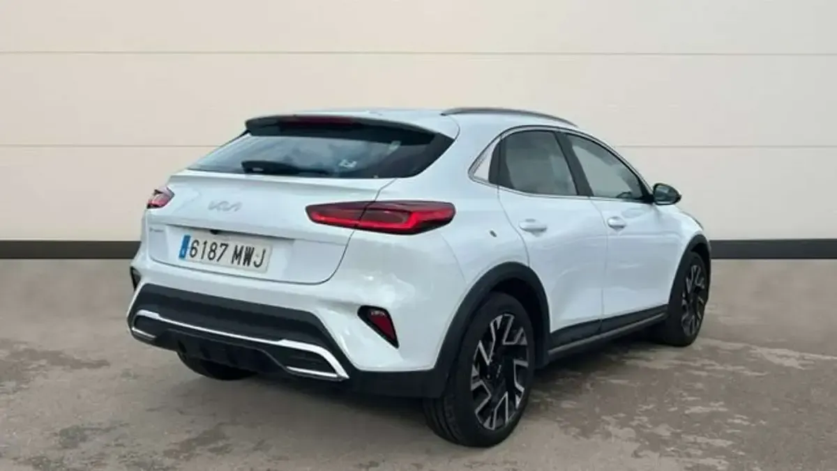 Usado Kia XCeed 101 CV (74 kW) 2024 Blanco SUV