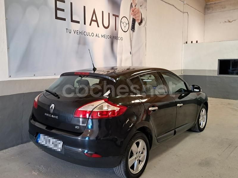 Negro Usado 2010 Renault Mégane Dynamique Berlina | 4990 € (Precio justo) - Imagen 1/4