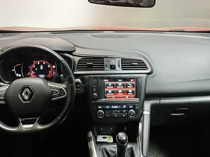 Usado Renault Kadjar Zen 140 CV (102 kW) 2018 Rojo SUV