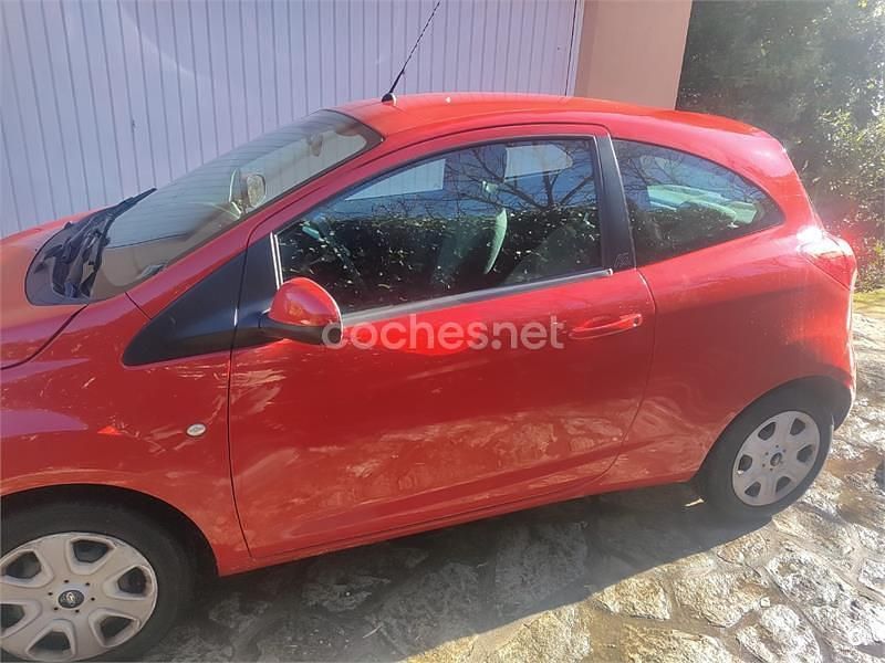 Rojo Usado 2013 Ford Ka Titanium Berlina | 3650 € (Precio justo) - Imagen 1/4