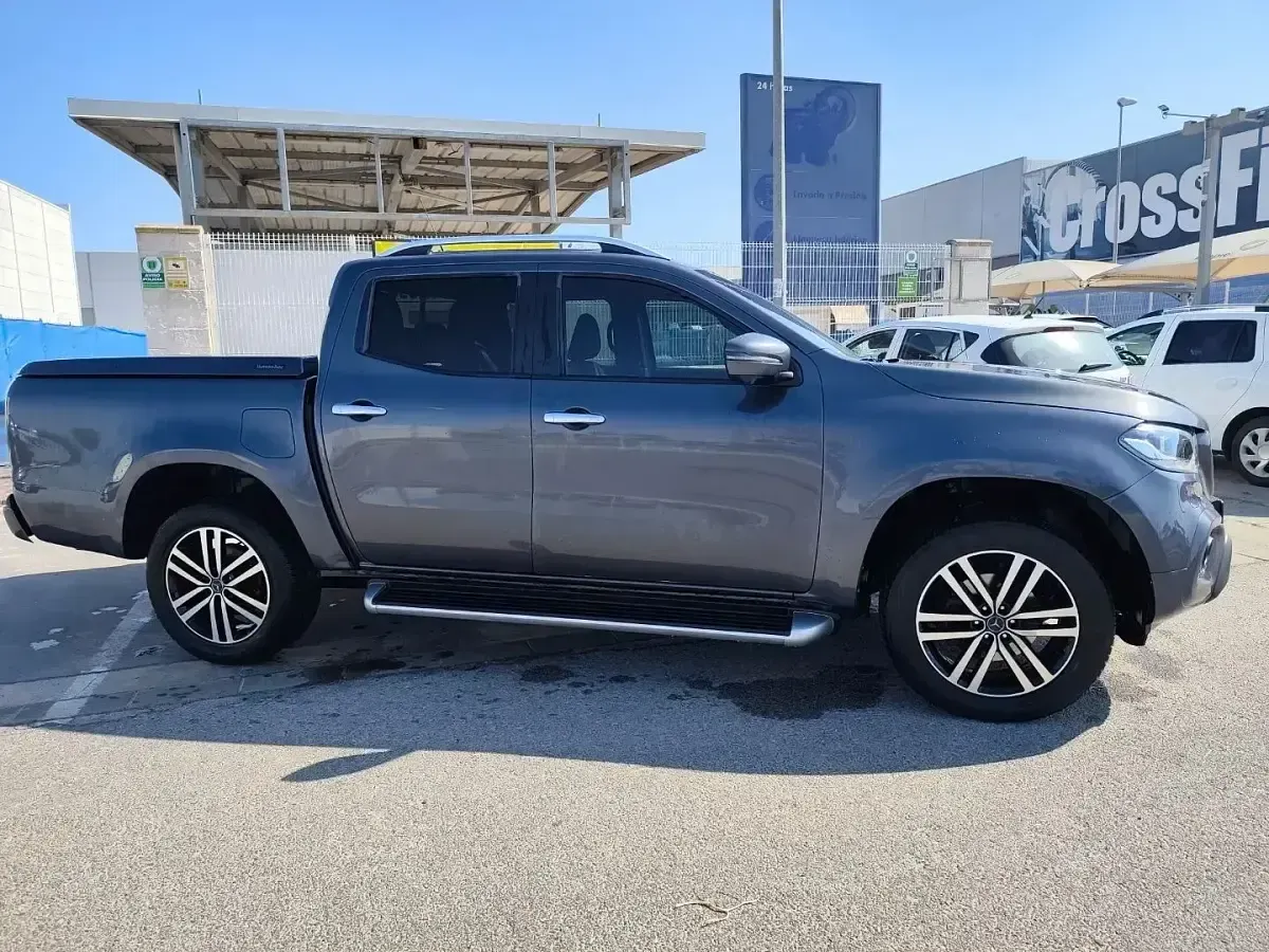 Usado Mercedes X250 Progressive 190 CV (139 kW) 2019 Gris / plata Pickup/Camioneta