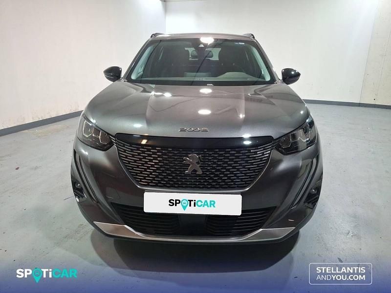 Usado Peugeot 2008 Allure 130 CV (95 kW) 2022 Gris SUV