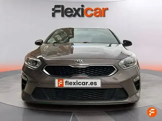 Usado Kia Ceed 140 CV (102 kW) 2020 Marrón Utilitario