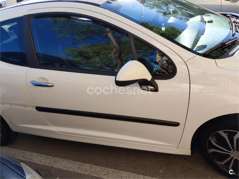 Blanco Usado 2008 Peugeot 207 Berlina | 3900 € (Precio justo) - Imagen 1/4
