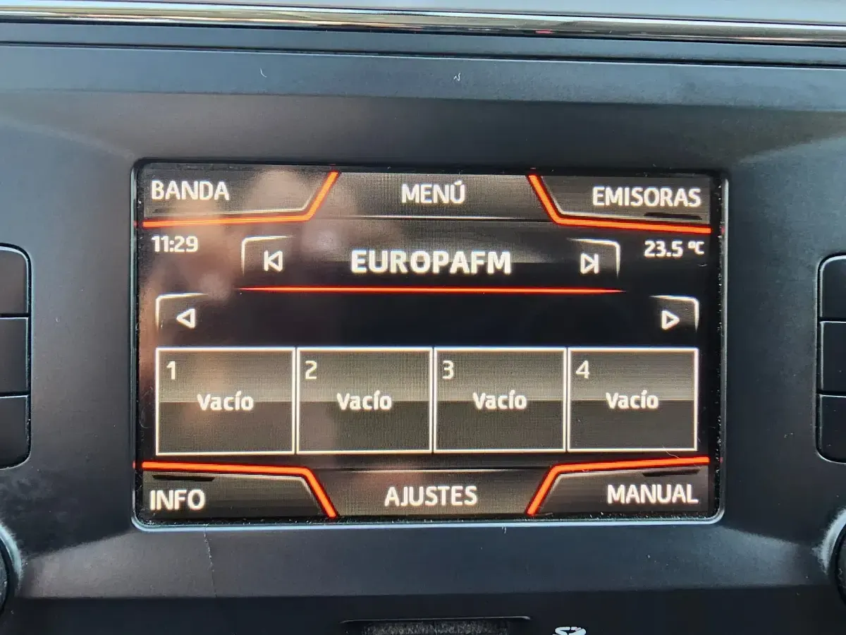 Usado Seat Leon FR 150 CV (110 kW) 2018 Blanco Familiar