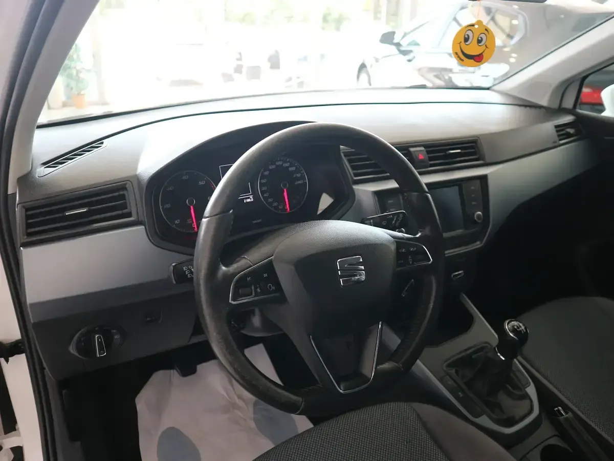 Usado Seat Arona Ecomotive 95 CV (69 kW) 2020 Blanco SUV