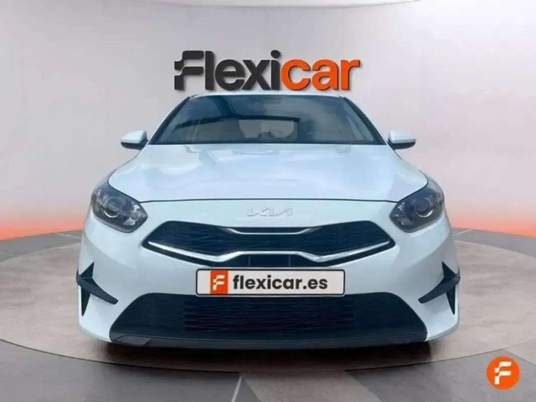Usado Kia Ceed 101 CV (74 kW) 2021 Blanco Utilitario