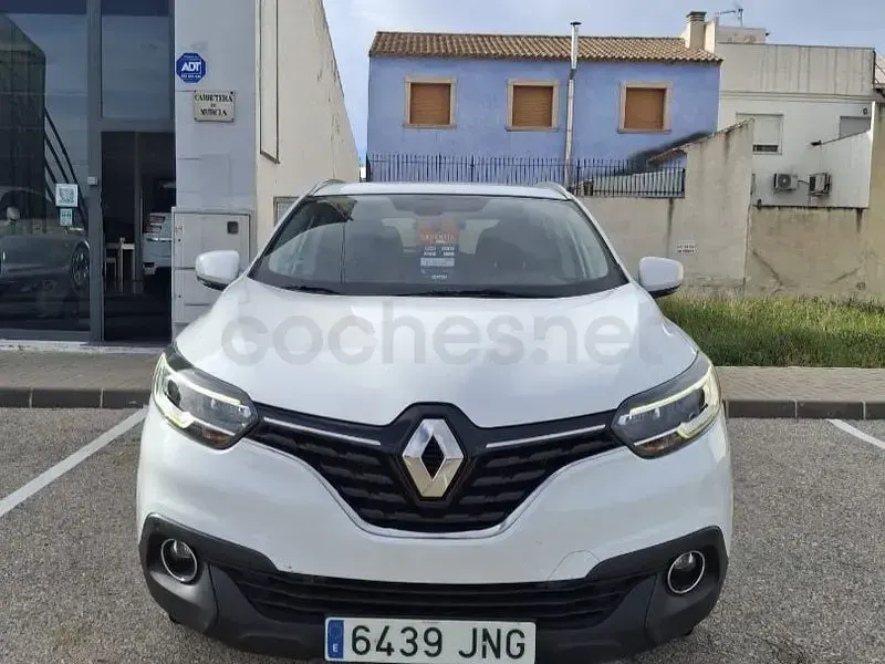 Usado Renault Kadjar Zen 130 CV (95 kW) 2016 Blanco SUV