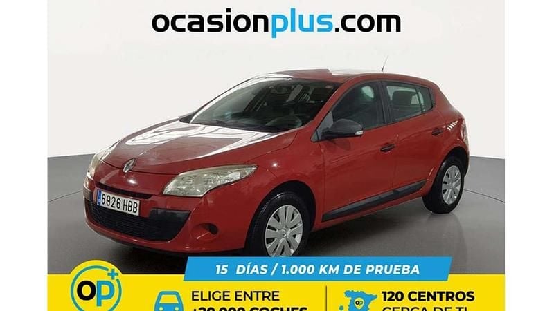 Usado Renault Mégane III Authentique 86 CV (63 kW) 2010 Rojo Utilitario