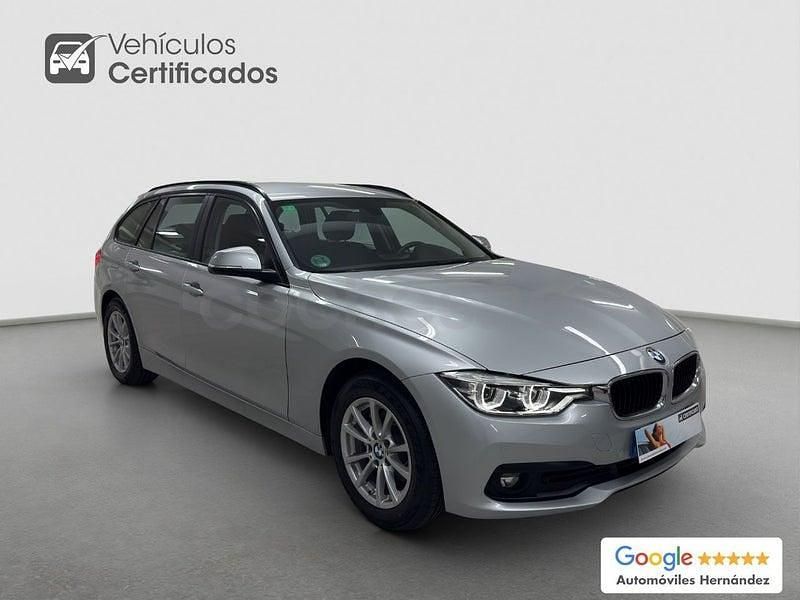 Usado BMW 318 Sport Line 150 CV (110 kW) 2019 Gris / plata Familiar