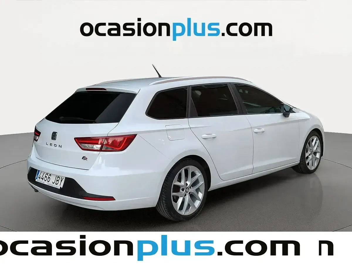 Käytetty Seat Leon FR 180 HP (132 kW) 2014 Valkoinen Farmari