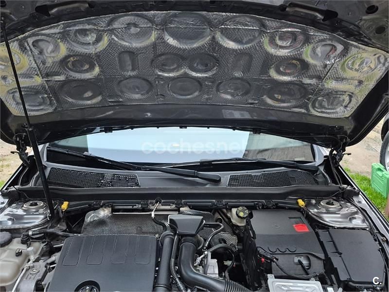 Usado Mercedes A180 122 CV (89 kW) 2019 Gris / plata Berlina