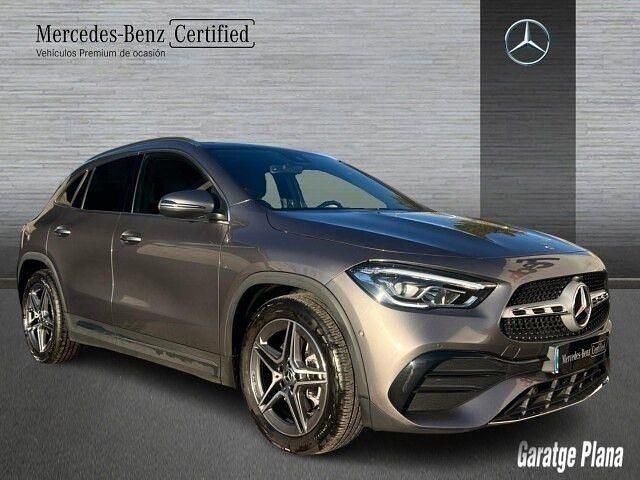 Usado Mercedes GLA200 AMG line 150 CV (110 kW) 2022 Gris montaña SUV