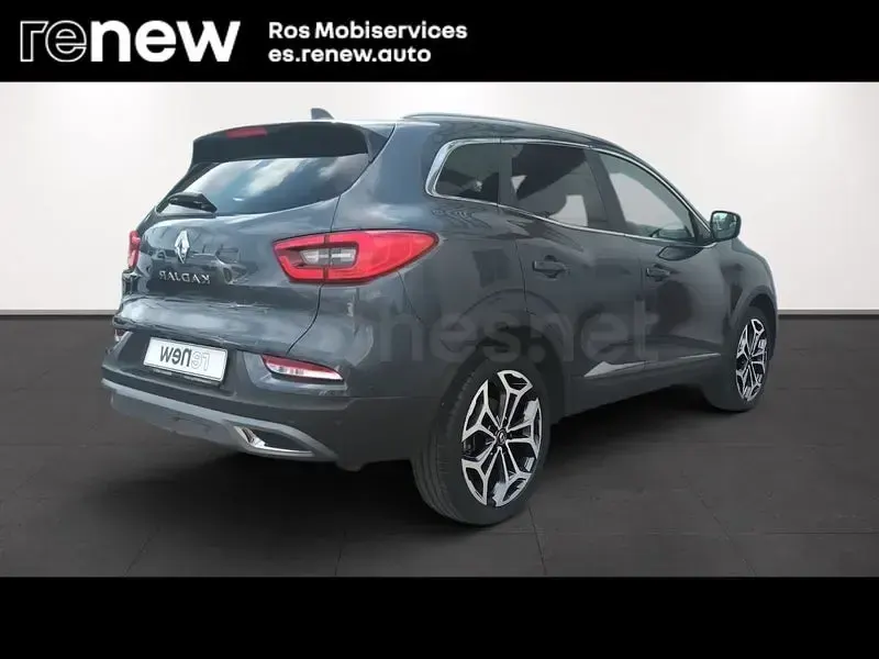 Usado Renault Kadjar Techno 140 CV (102 kW) 2022 Gris / plata SUV
