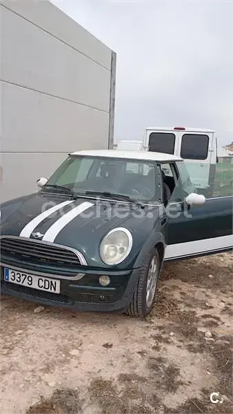 Usado Mini ONE 90 CV (66 kW) 2003 Verde Utilitario