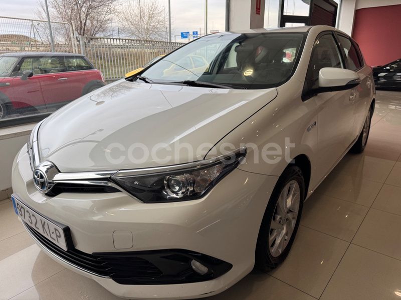 Blanco Usado 2018 Toyota Auris Hybrid Business Edition Berlina | 14.990 € (Precio justo) - Imagen 1/4