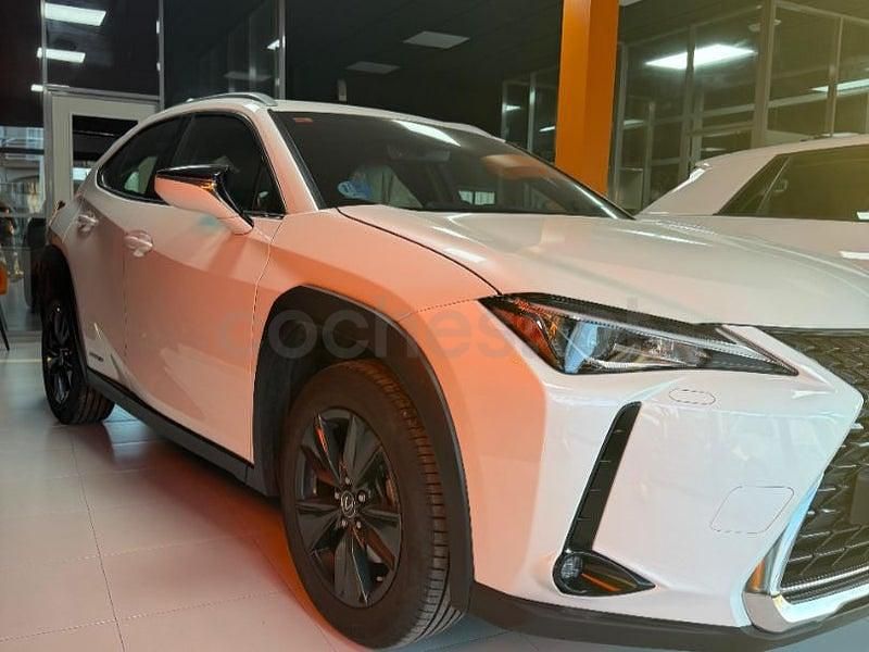 Usado Lexus UX Business Edition 184 CV (135 kW) 2021 Blanco SUV