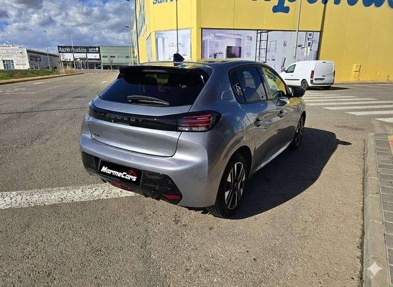 Usado Peugeot 208 Allure 99 CV (72 kW) 2025 Gris Utilitario