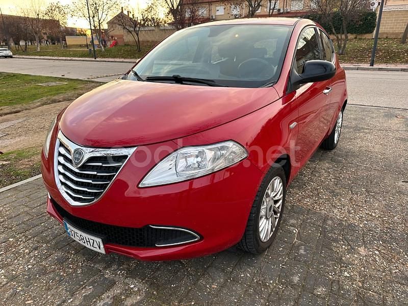 Rojo Usado 2014 Lancia Ypsilon Gold Utilitario | 4799 € (Buen precio) - Imagen 1/4