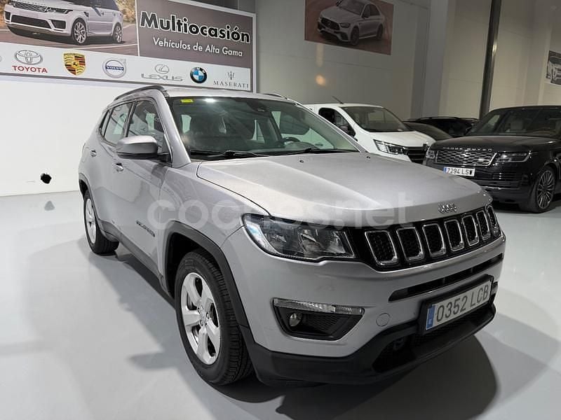 Usado Jeep Compass Longitude 120 CV (88 kW) 2020 Gris / plata SUV