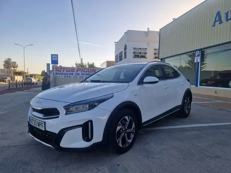 Usado Kia XCeed 120 CV (88 kW) 2024 Blanco SUV