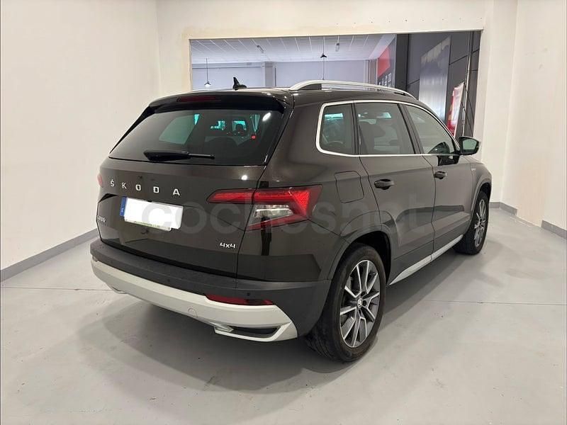 Usado Skoda Karoq 150 CV (110 kW) 2021 Marrón SUV