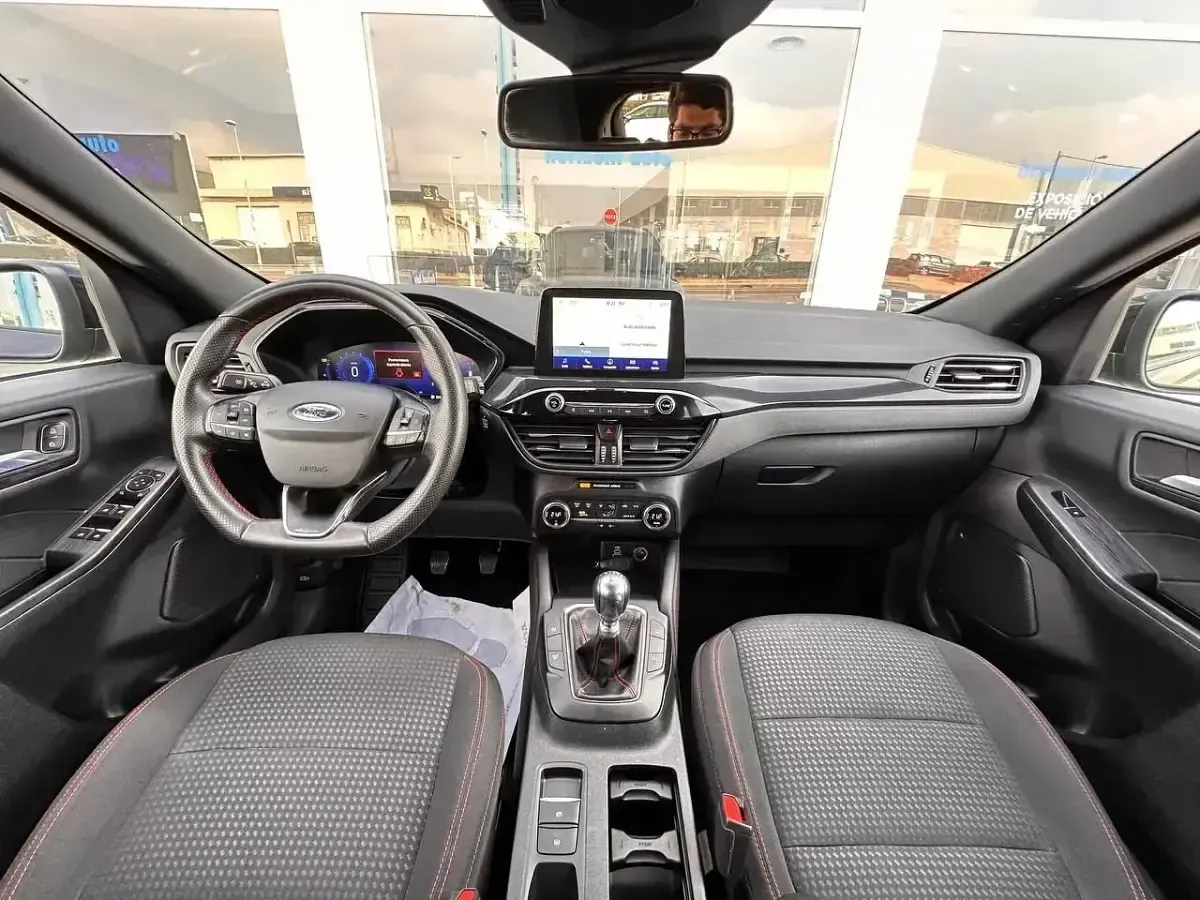 Usado Ford Kuga ST-Line 120 CV (88 kW) 2022 Negro SUV
