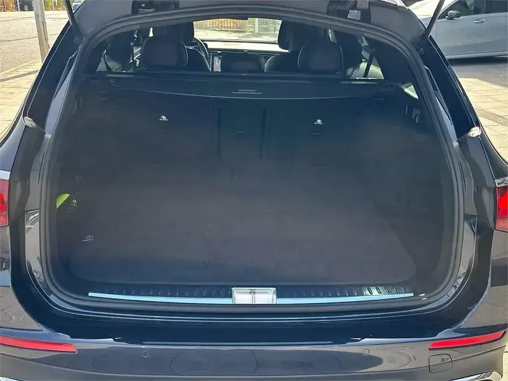 Nuevo Mercedes E220 197 CV (144 kW) 2026 Azul Familiar
