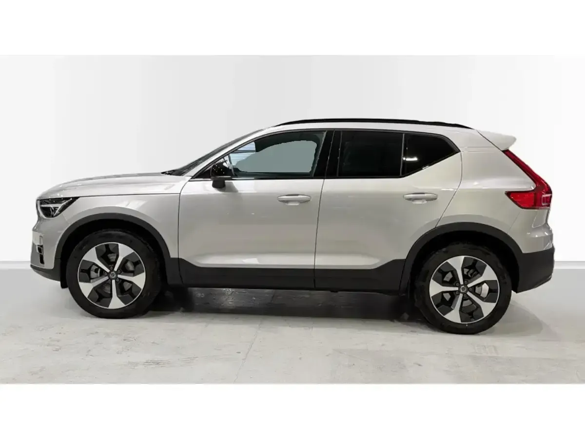 Usado Volvo XC40 Ultra 163 HP (119 kW) 2024 Cinzento SUV