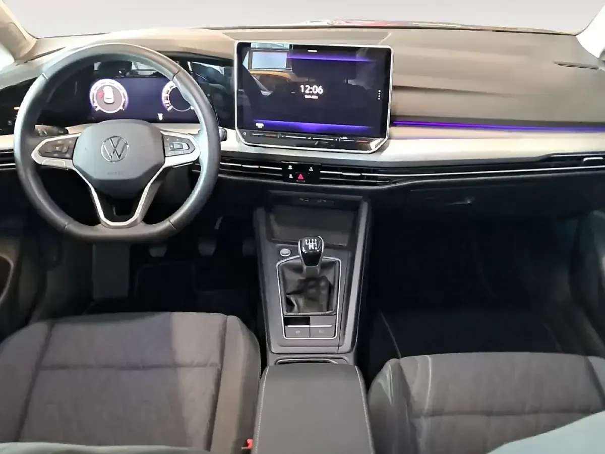 Usado VW Golf VIII Life 110 CV (80 kW) 2021 Negro Berlina