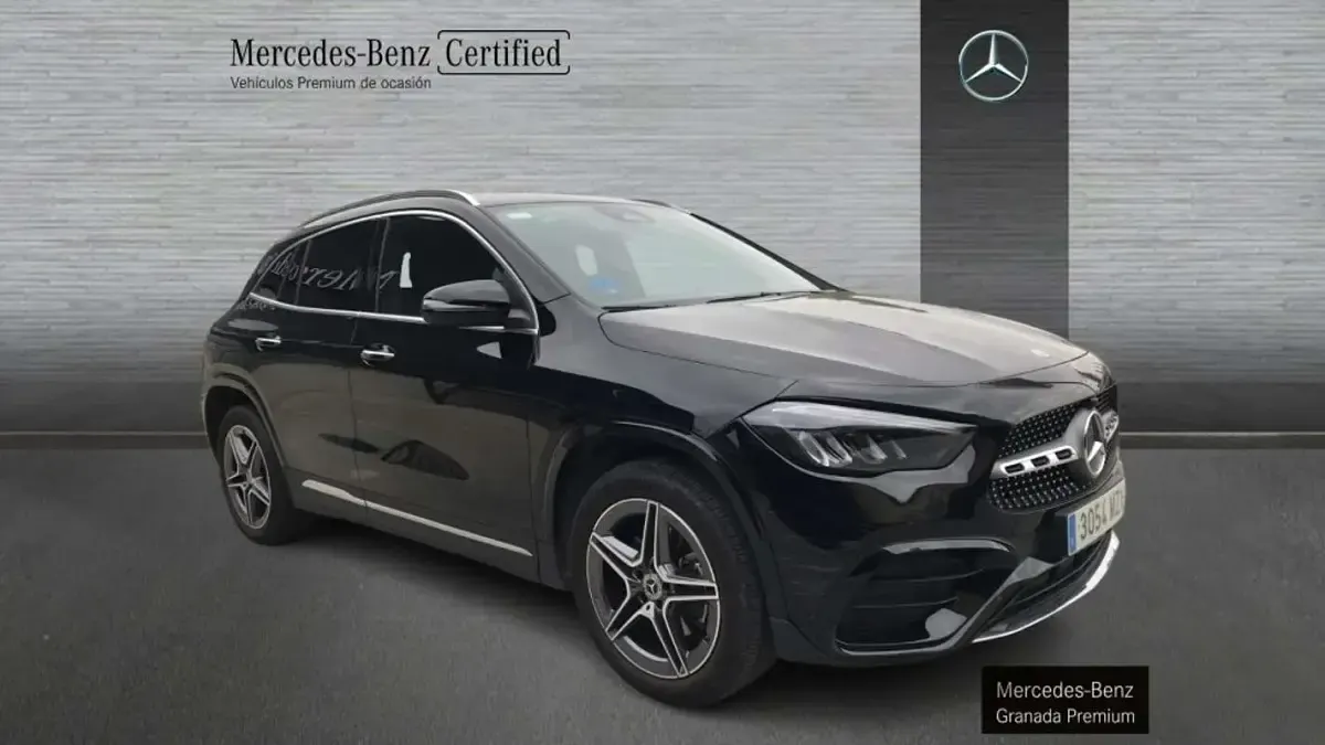 Usado Mercedes GLA250 163 CV (119 kW) 2025 Negro SUV