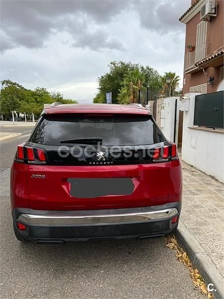 Usado Peugeot 3008 Allure 130 CV (95 kW) 2019 Granate SUV