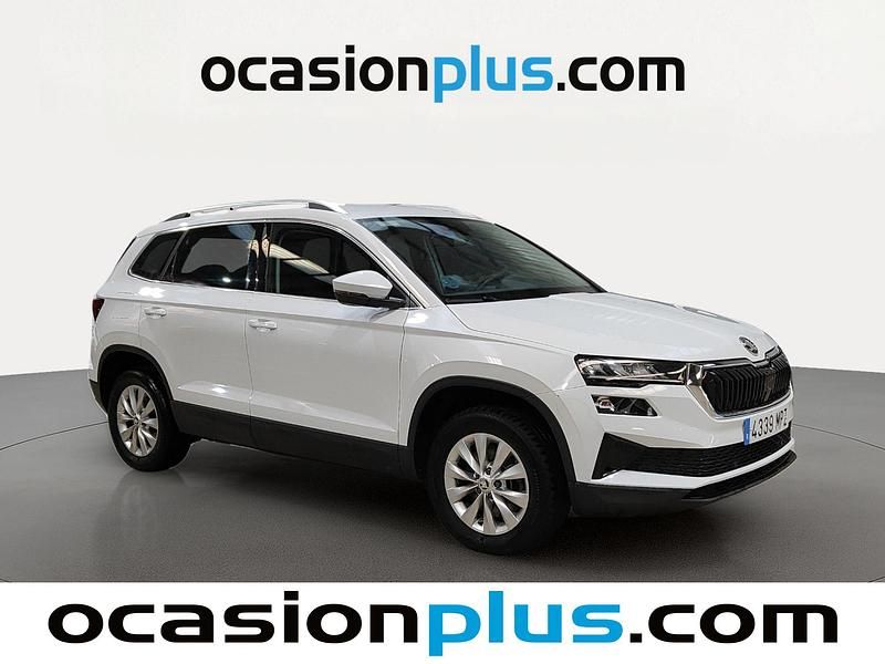 Usado Skoda Karoq Selection 116 CV (85 kW) 2024 Blanco SUV