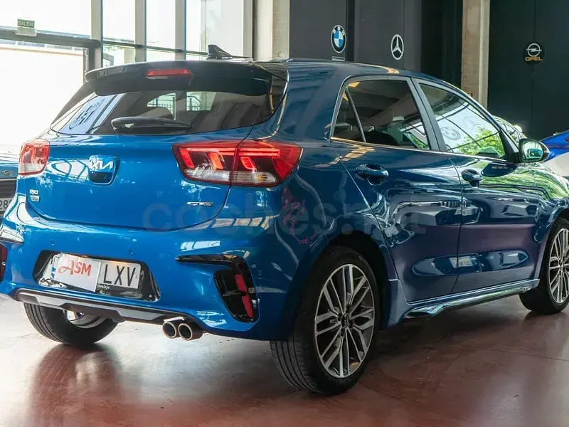 Usado Kia Rio GT-Line 100 CV (73 kW) 2022 Azul Berlina